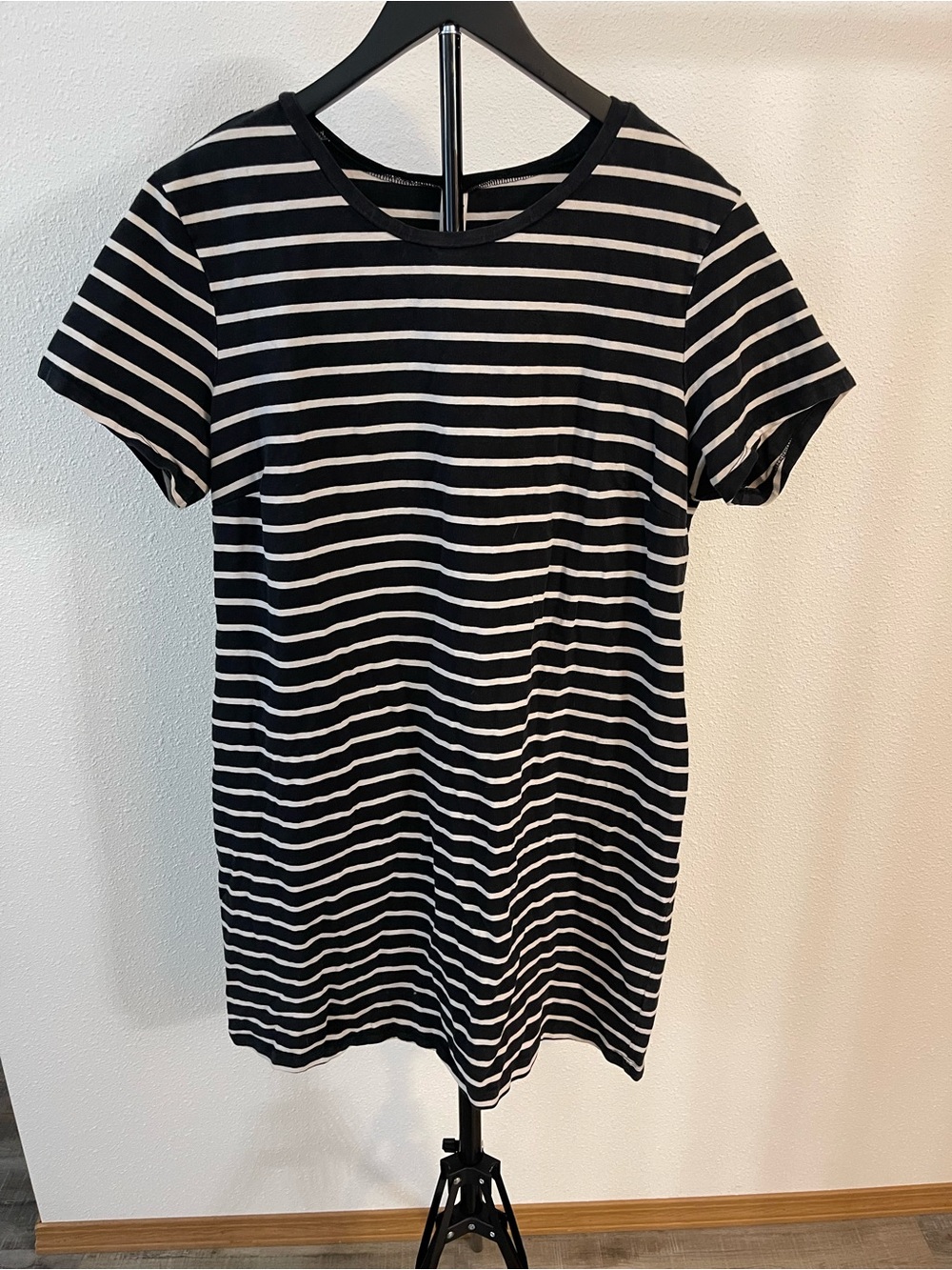 Old navy women’s xxl Black & White Striped Short Sleeve Tee